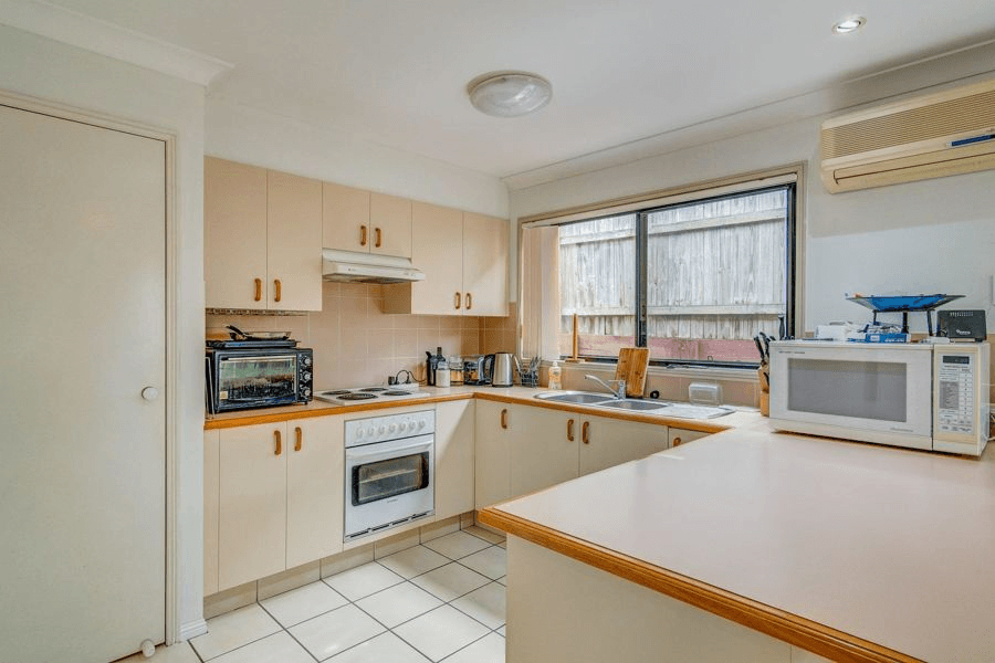 2/8 Geoff Wolter Drive West, MOLENDINAR, QLD 4214