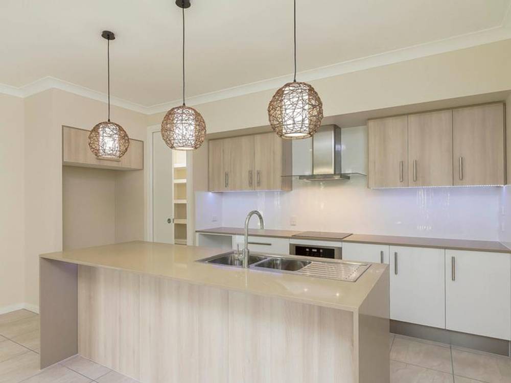 2B Penamber Court, BENOWA, QLD 4217