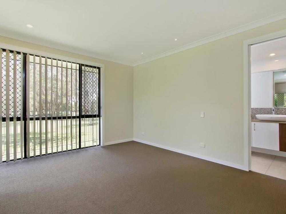 2B Penamber Court, BENOWA, QLD 4217