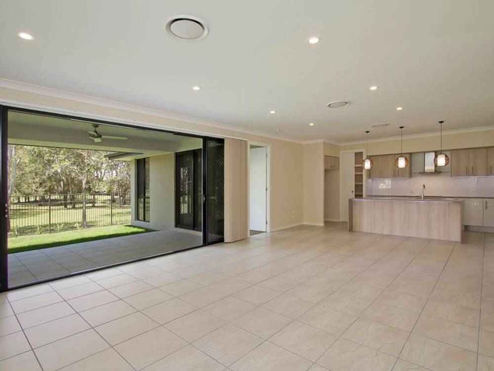 2B Penamber Court, BENOWA, QLD 4217