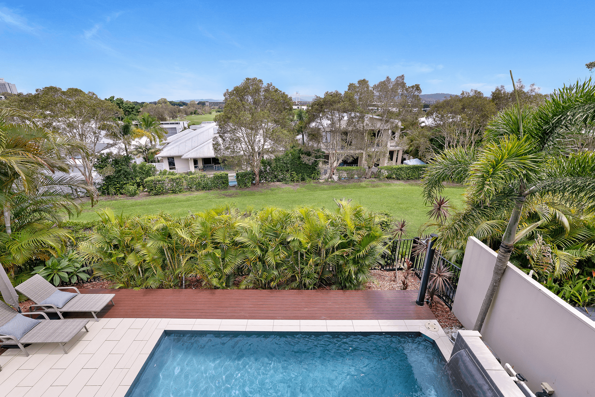 6022A Vista Drive, BENOWA, QLD 4217