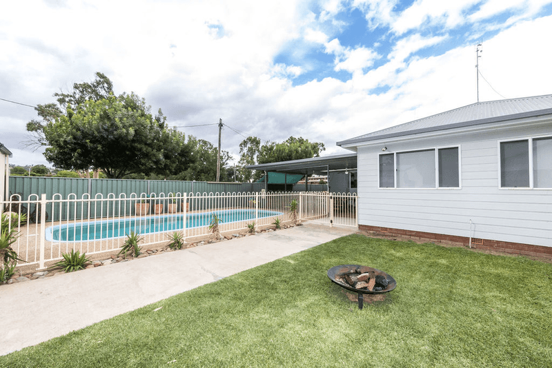 88 MacKay Street, Cootamundra, NSW 2590