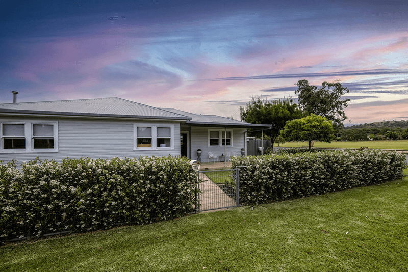 88 MacKay Street, Cootamundra, NSW 2590