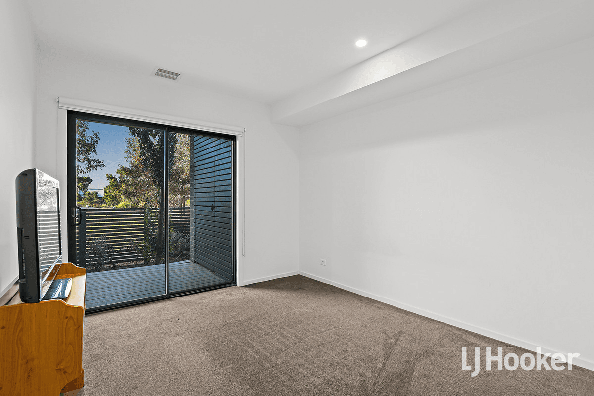 6 Flagship Way, POINT COOK, VIC 3030