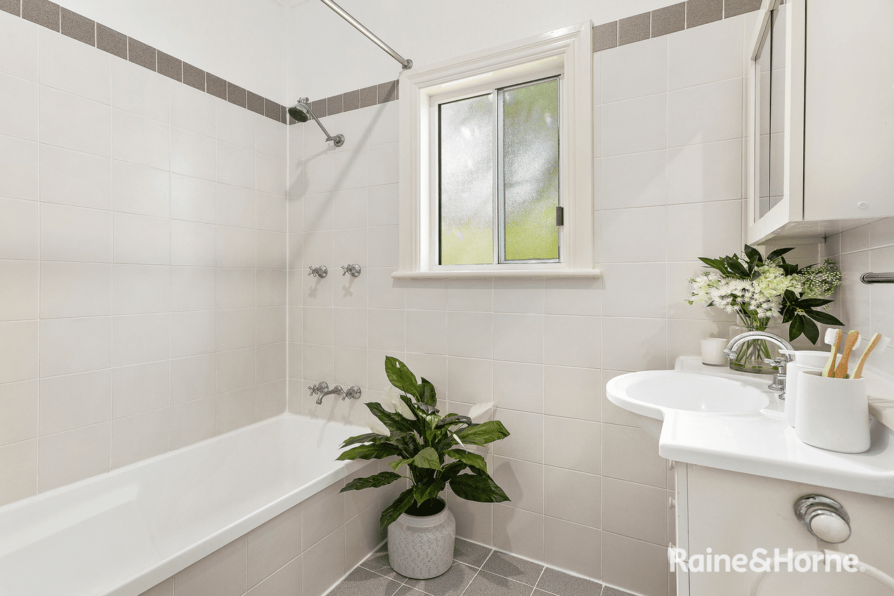 62 Higginbotham Road, GLADESVILLE, NSW 2111