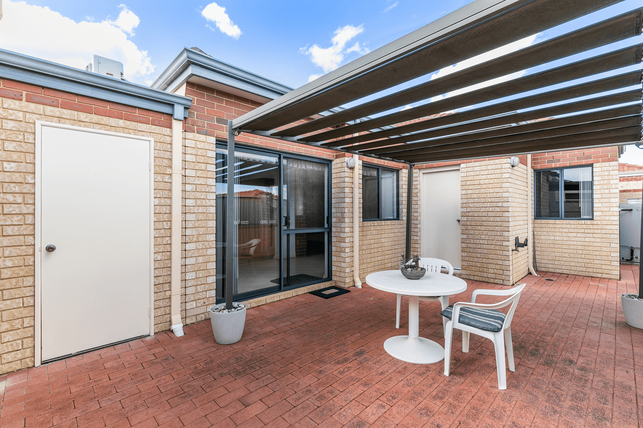 7/9 St Marks Drive, HILLARYS, WA 6025