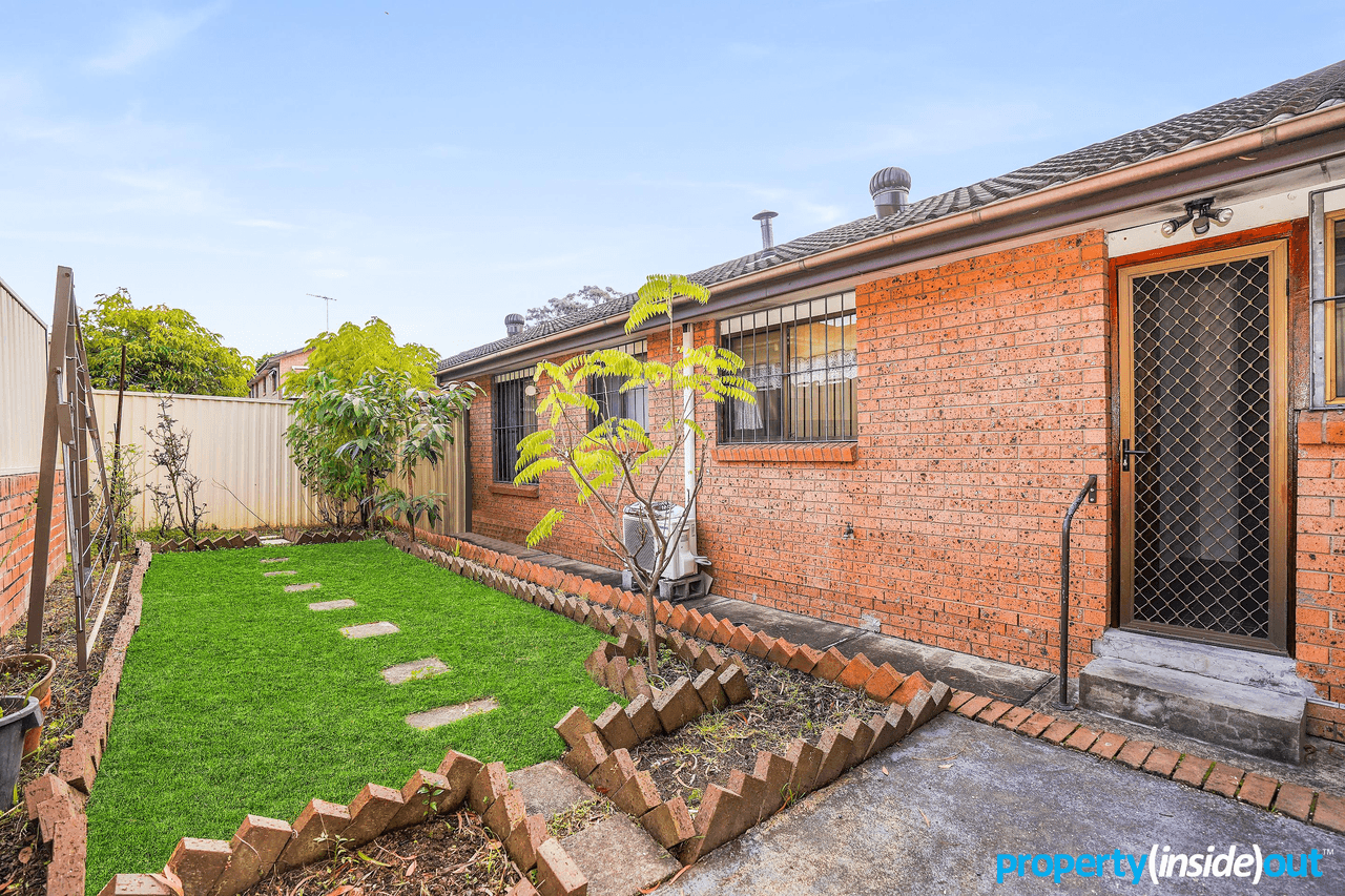 1/10 Gilba Road, PENDLE HILL, NSW 2145