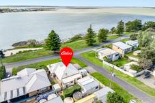 17 Captain Sturt Parade, Hindmarsh Island, SA 5214