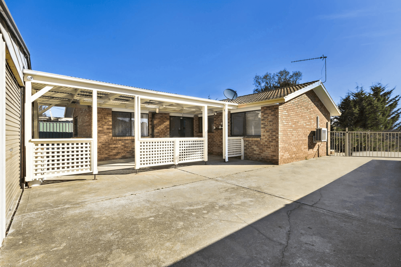 5 Leibnitz Place, ISABELLA PLAINS, ACT 2905