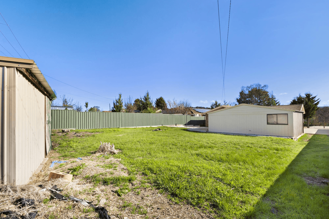 5 Leibnitz Place, ISABELLA PLAINS, ACT 2905