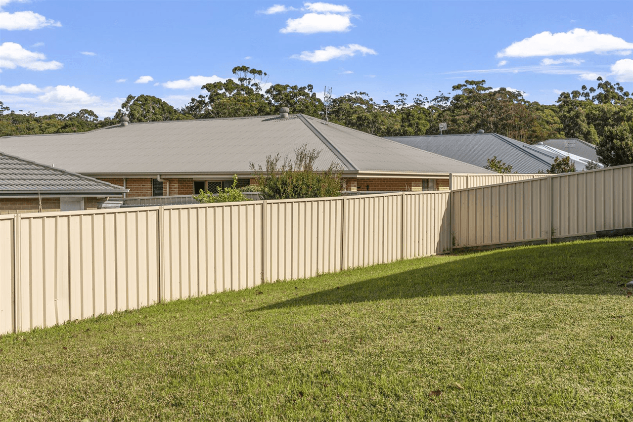 4 Frangipani Avenue, ULLADULLA, NSW 2539