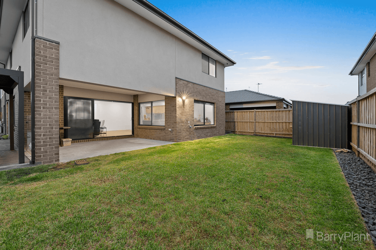 45 Flanagan Crescent, Cranbourne South, VIC 3977