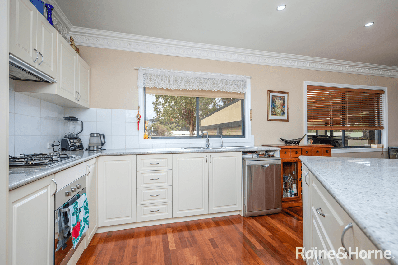 13 Taylors Court, KYNETON, VIC 3444