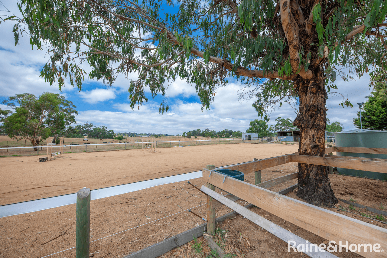 13 Taylors Court, KYNETON, VIC 3444