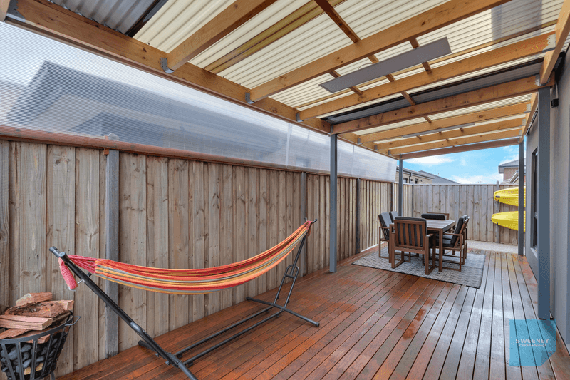 10 Somerset Road, THORNHILL PARK, VIC 3335