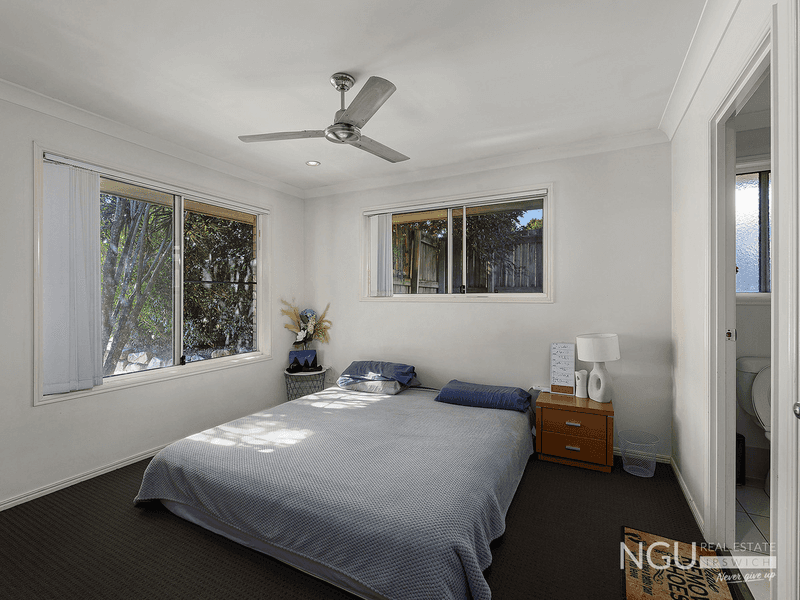 25 Dornoch Crescent, Raceview, QLD 4305