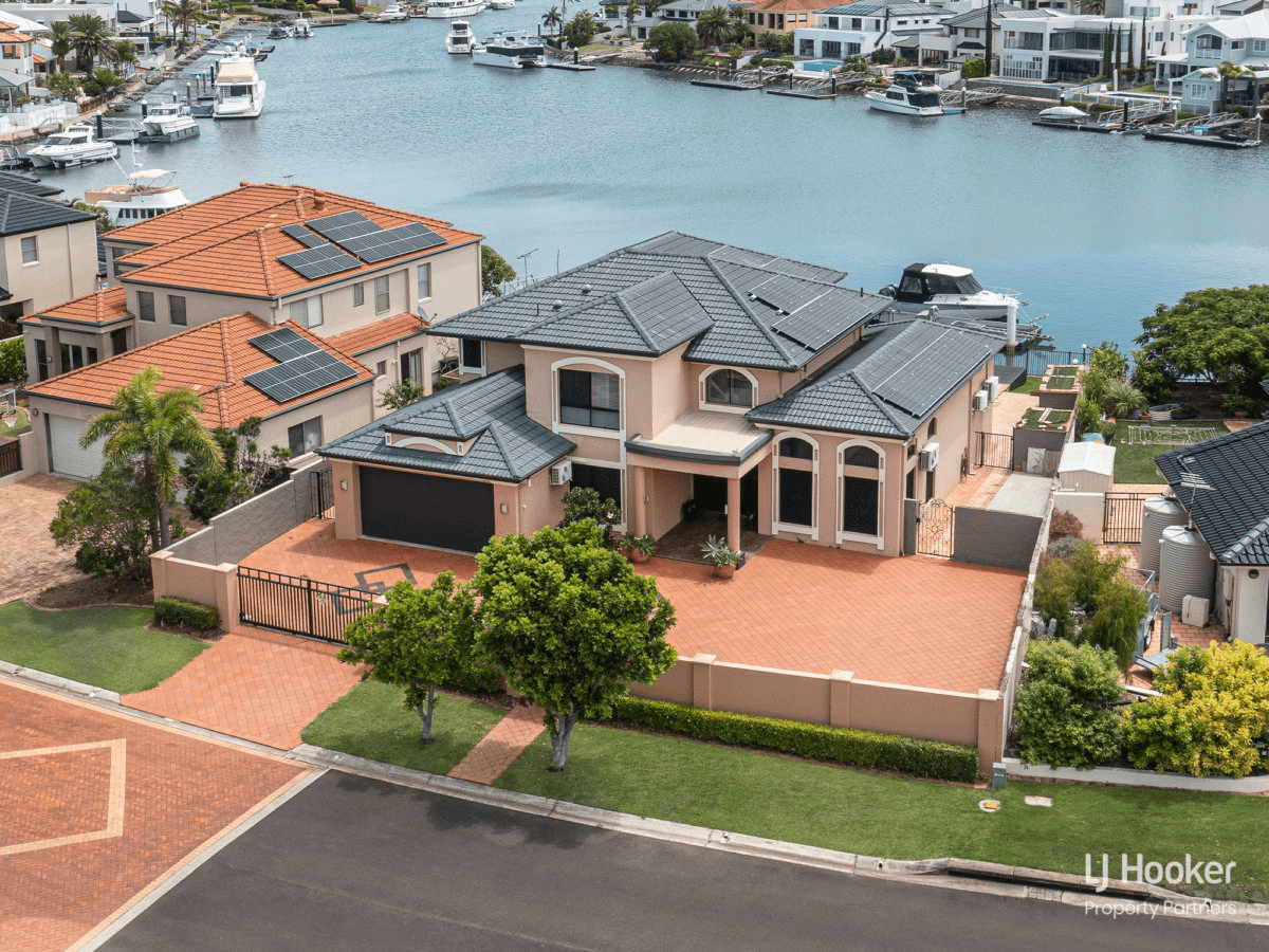 12 Raby Bay Boulevard, RABY BAY, QLD 4163