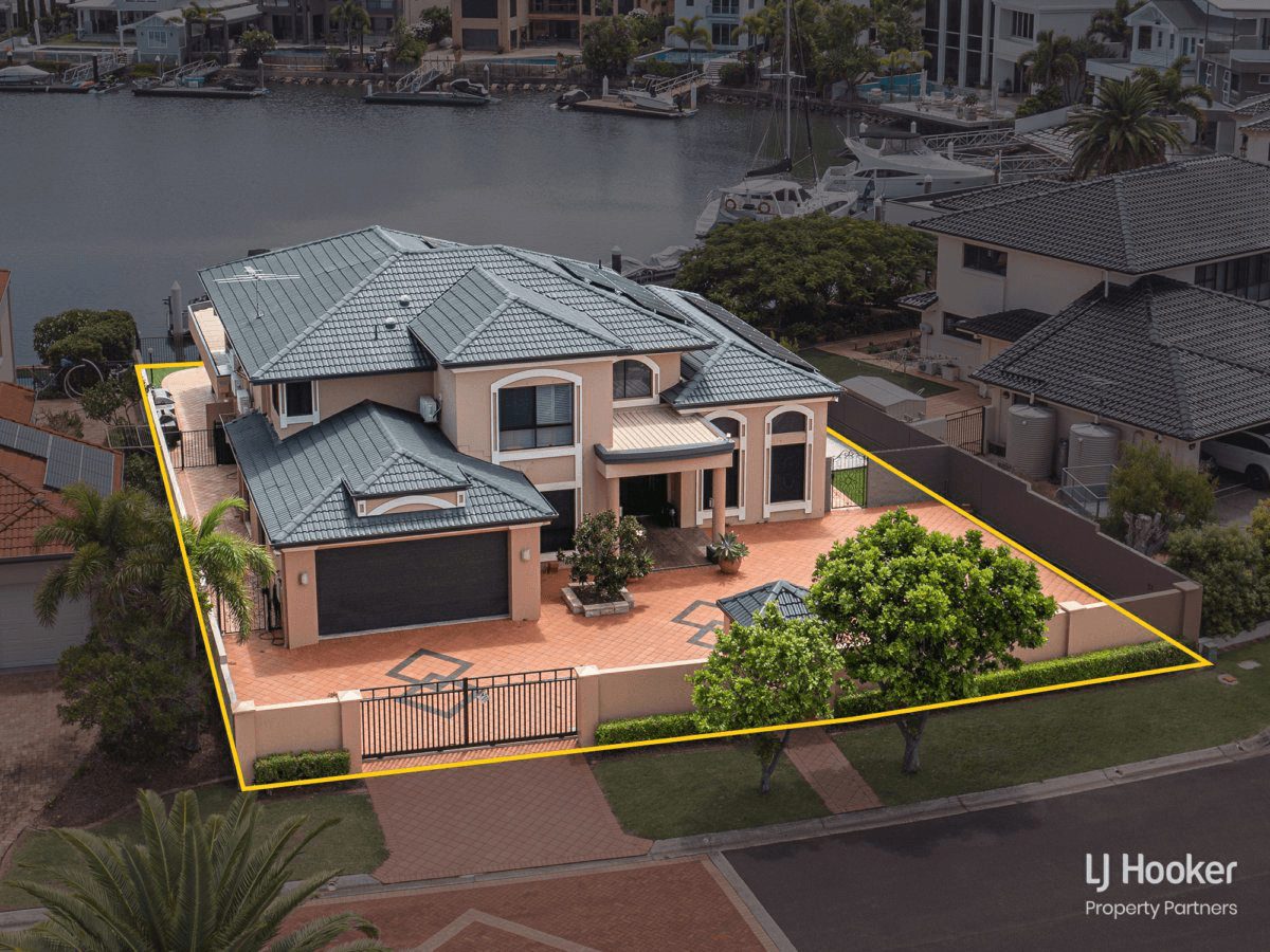 12 Raby Bay Boulevard, RABY BAY, QLD 4163