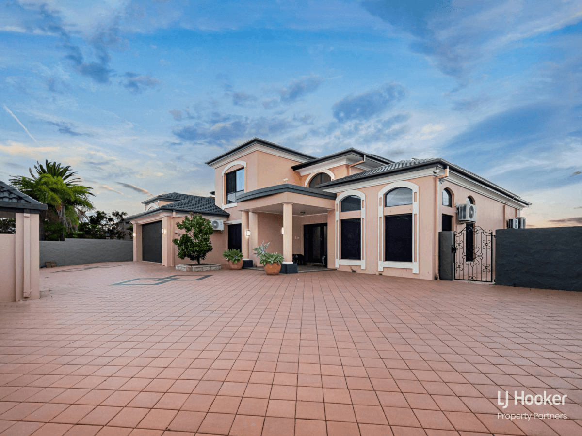 12 Raby Bay Boulevard, RABY BAY, QLD 4163