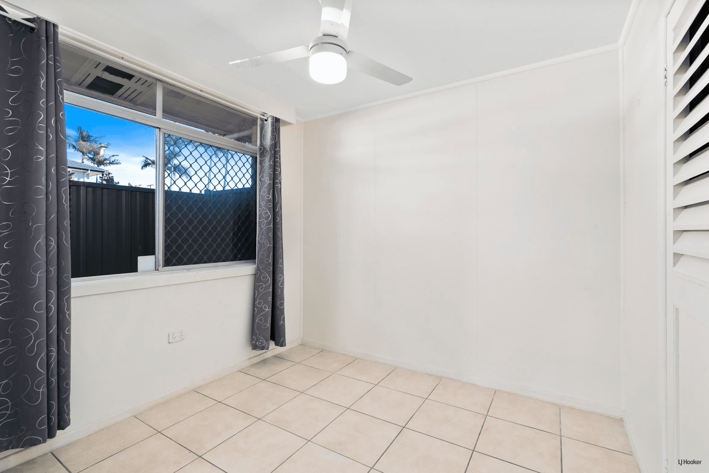 1/5 Lotus Key, Broadbeach Waters, QLD 4218