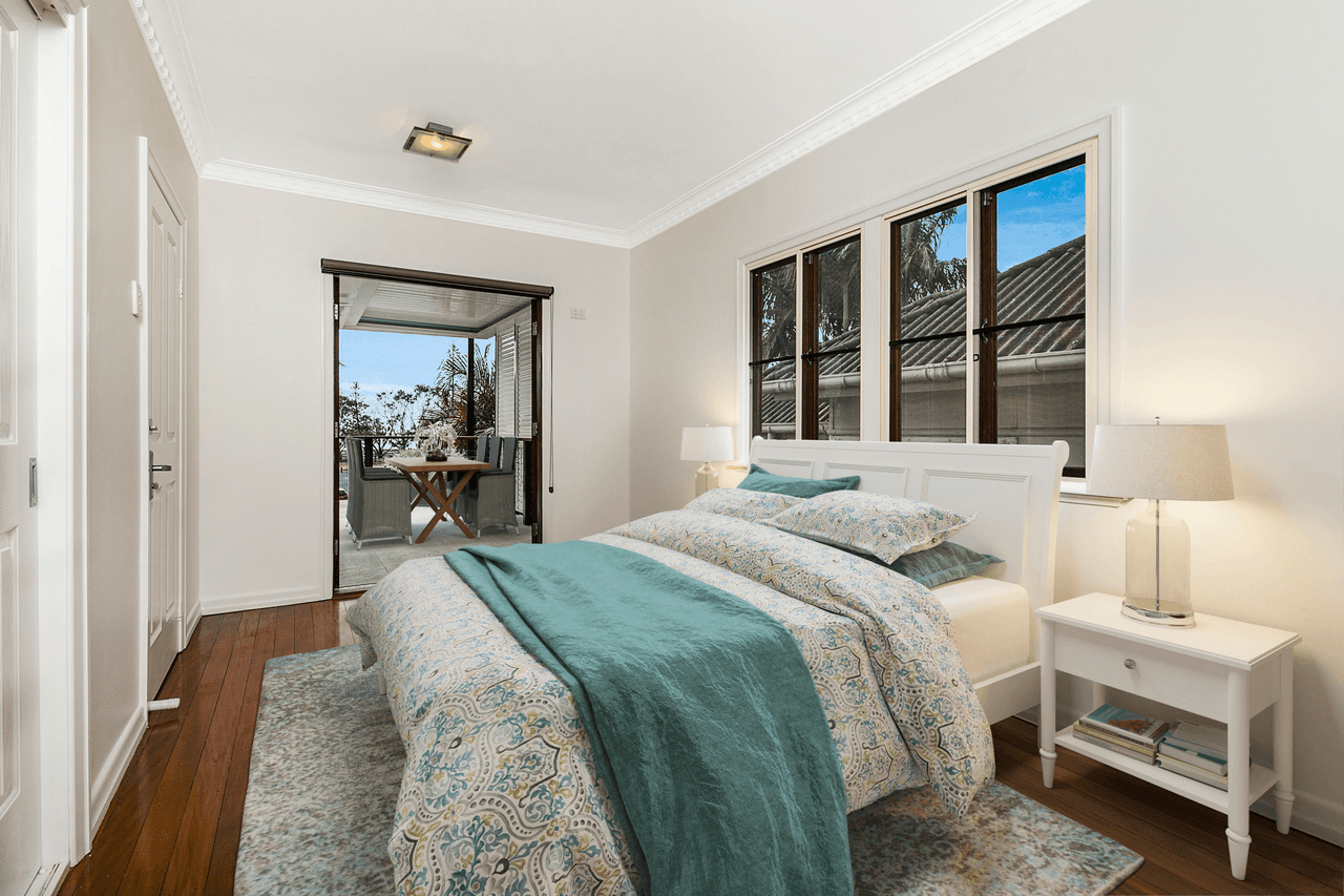 115 Wynnum Esplanade, WYNNUM, QLD 4178