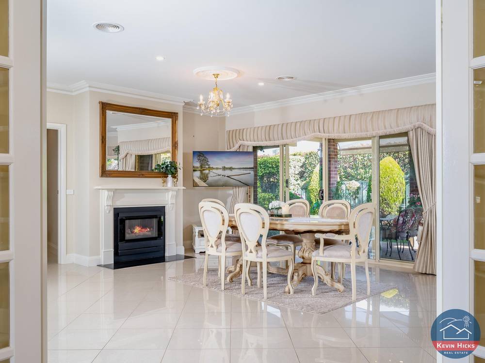 8 Bluebird Court, KIALLA, VIC 3631