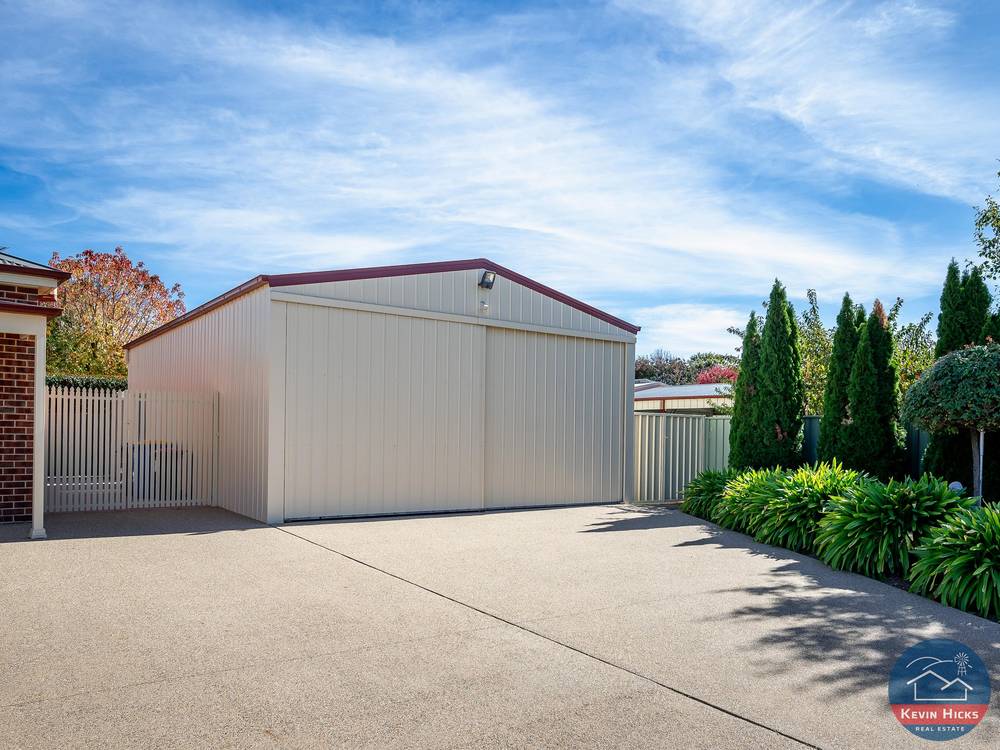 8 Bluebird Court, KIALLA, VIC 3631