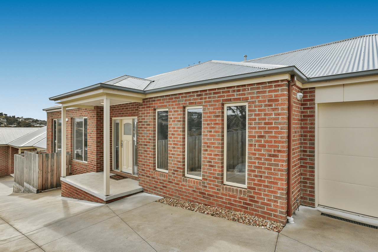 2/260 Roslyn Road, Highton, VIC 3216