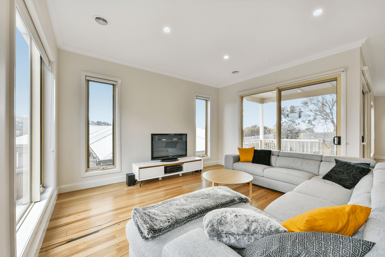 2/260 Roslyn Road, Highton, VIC 3216