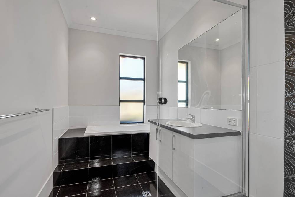 7 Upwey Street, Wellard, WA 6170