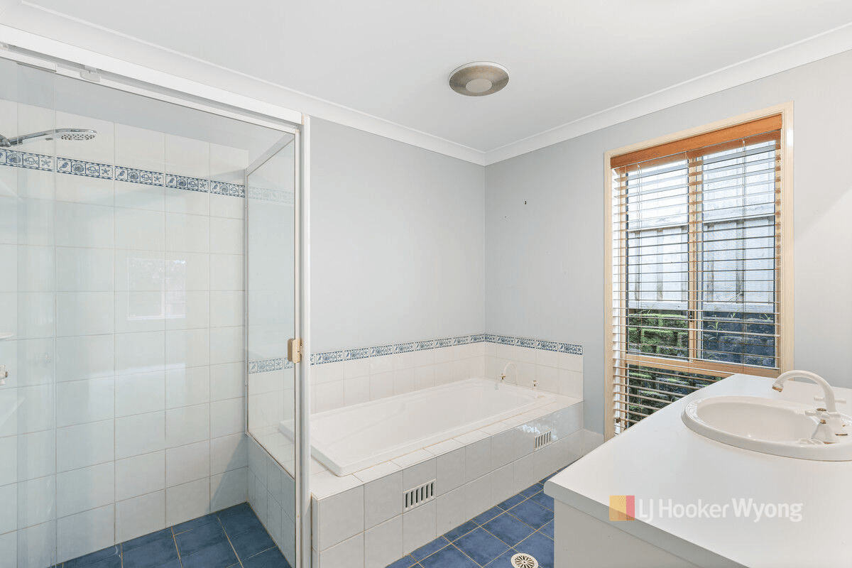 13 Riveroak Drive, MARDI, NSW 2259