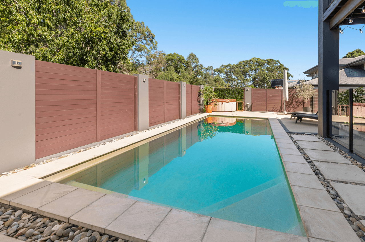 10 Calypso Court, OXENFORD, QLD 4210