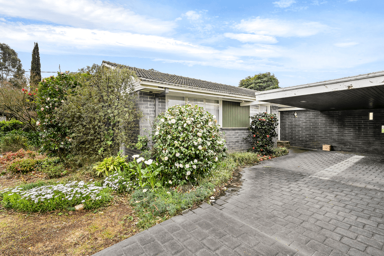 4 Regal Avenue, DONCASTER EAST, VIC 3109