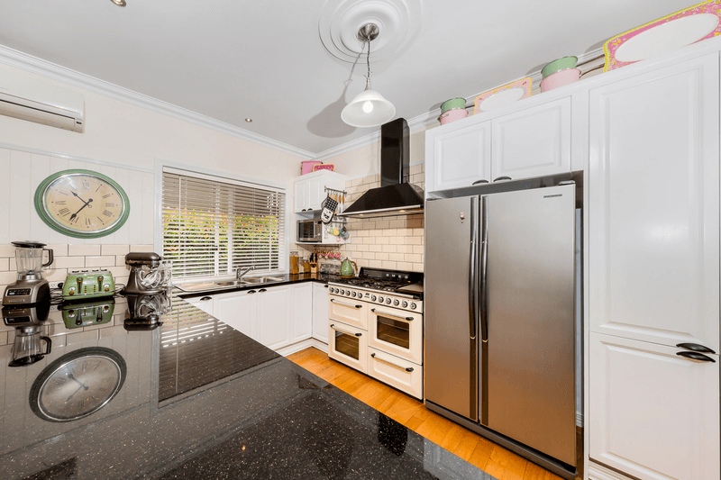 16 Samuel Avenue, CROWS NEST, QLD 4355