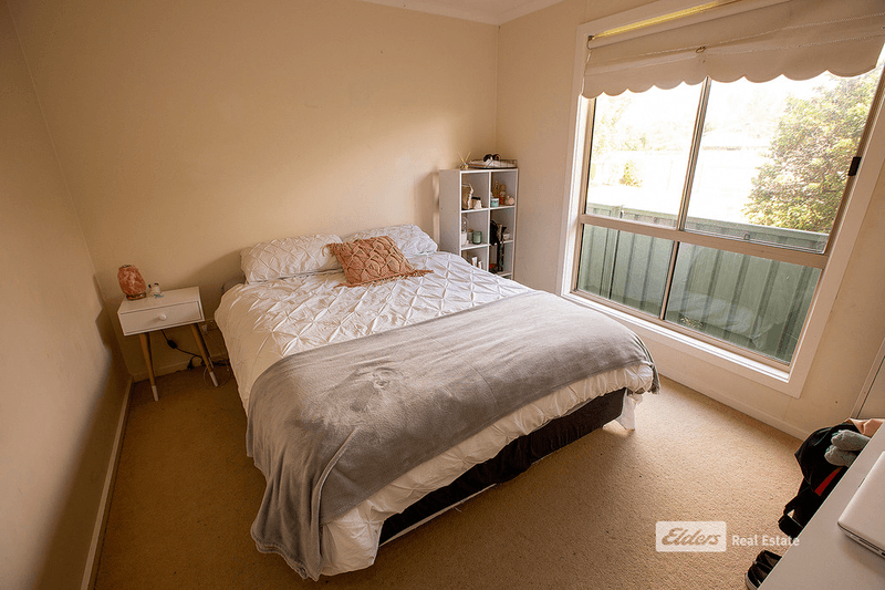 6 MUDGE Street, NARACOORTE, SA 5271