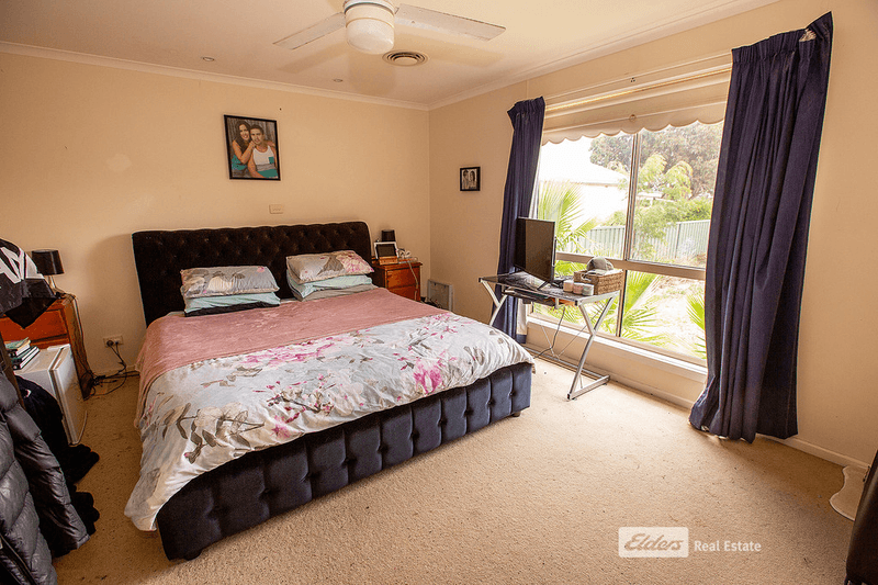 6 MUDGE Street, NARACOORTE, SA 5271