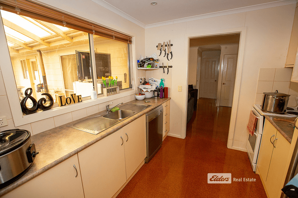 6 MUDGE Street, NARACOORTE, SA 5271