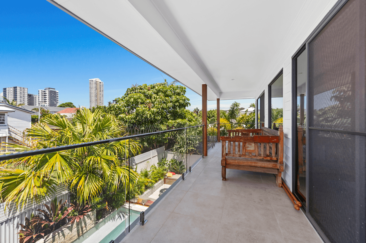 11 Clinton Avenue, BURLEIGH WATERS, QLD 4220