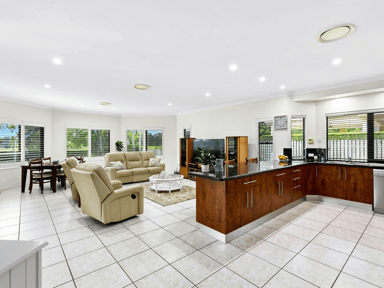 5 Guilmartins Way, TINANA, QLD 4650