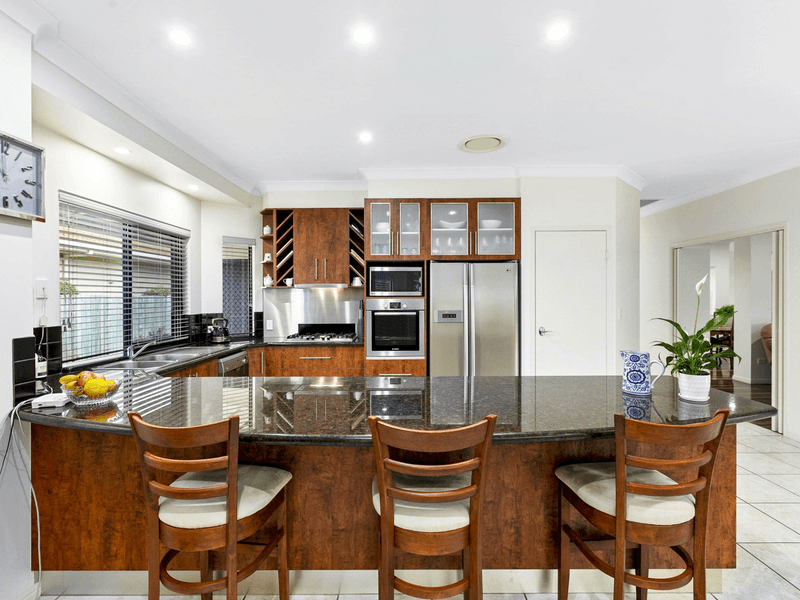 5 Guilmartins Way, TINANA, QLD 4650