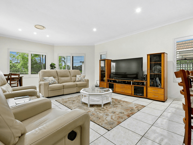 5 Guilmartins Way, TINANA, QLD 4650