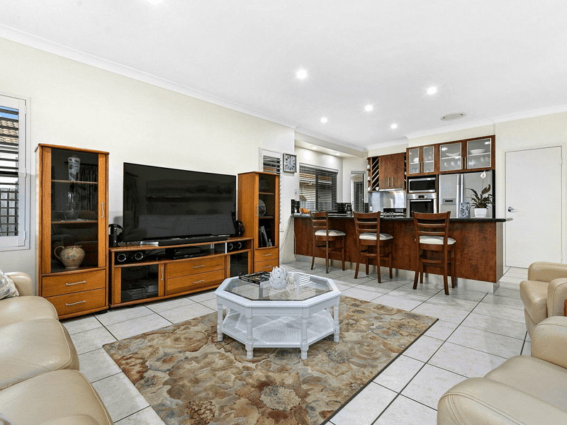 5 Guilmartins Way, TINANA, QLD 4650