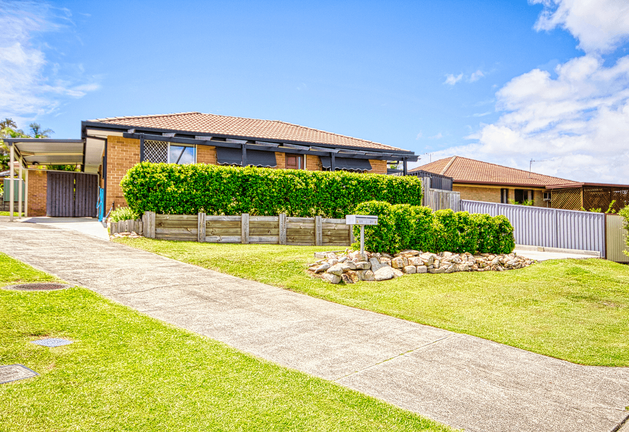 1/11 Gladys Street, LABRADOR, QLD 4215