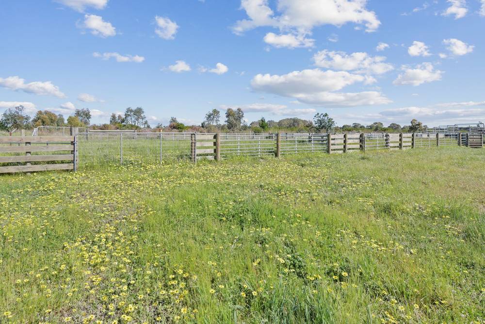 176 Powers Creek Road, EDENHOPE, VIC 3318