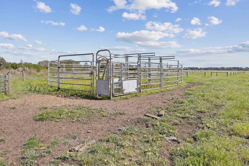 176 Powers Creek Road, EDENHOPE, VIC 3318