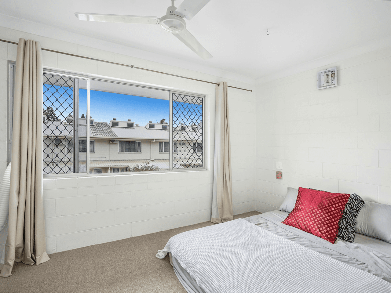 4/10 Crathern Close, EDGE HILL, QLD 4870