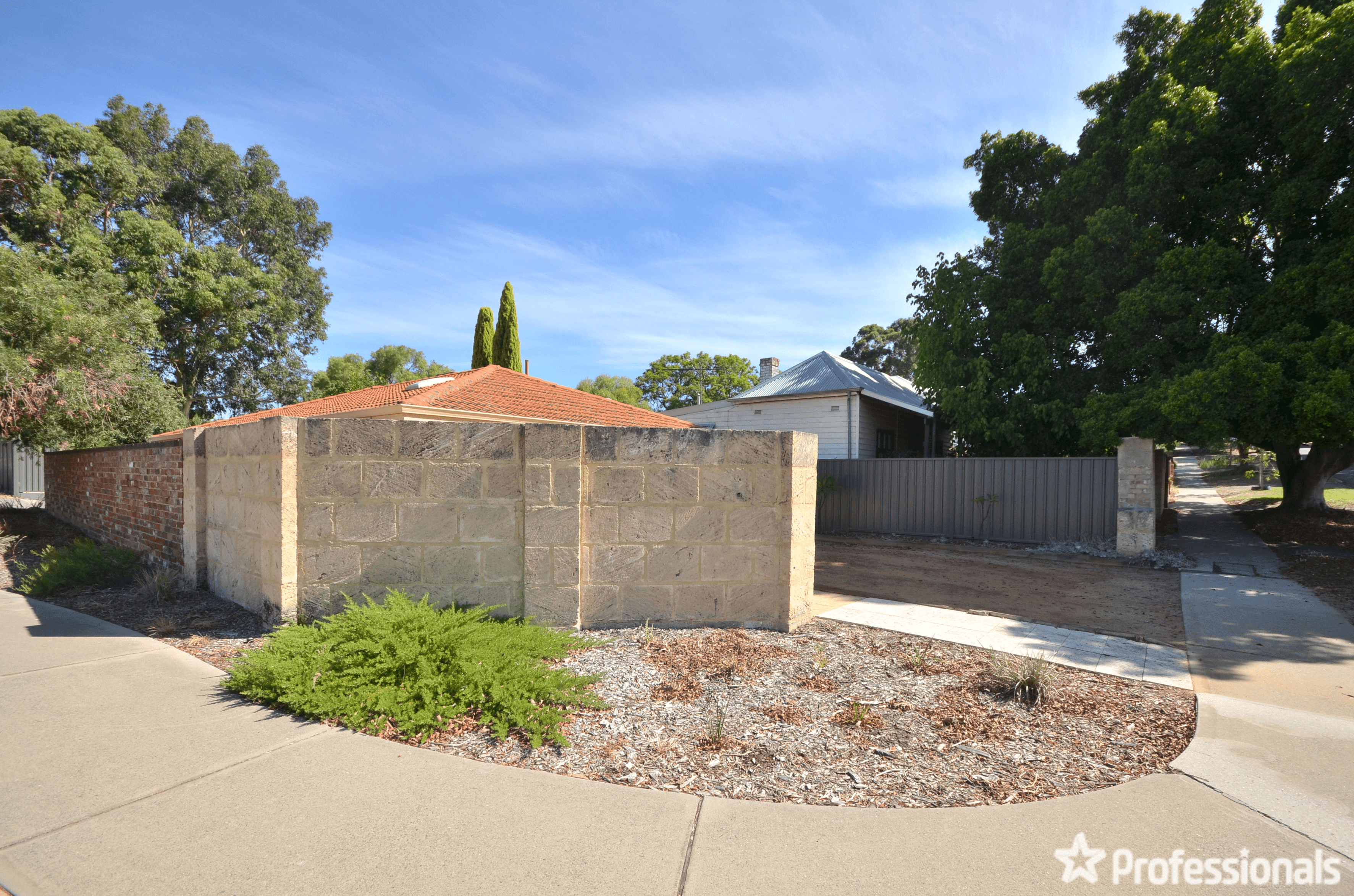 64 Basinghall Street, EAST VICTORIA PARK, WA 6101