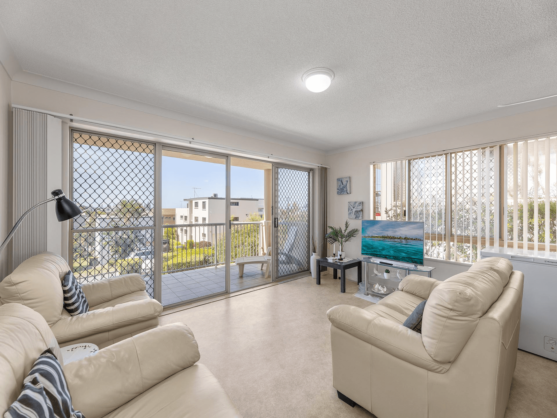 2/6 Mahia Terrace, KINGS BEACH, QLD 4551