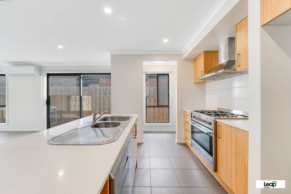 24 Charles Street, Wallan, VIC 3756