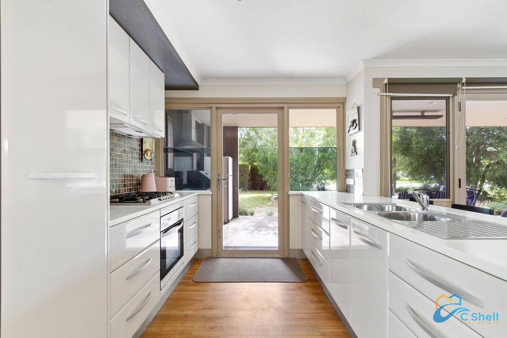 76 National Park Road, Loch Sport, VIC 3851